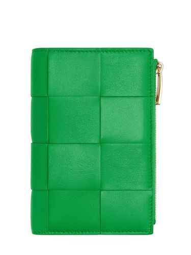 Medium Cassette Bi-fold Zip Wallet - BOTTEGA VENETA - Modalova