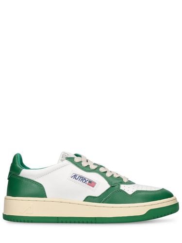 Medalist Bicolor Low Sneakers - AUTRY - Modalova