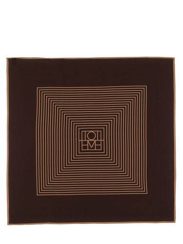 Centered Monogram Silk Scarf - TOTEME - Modalova