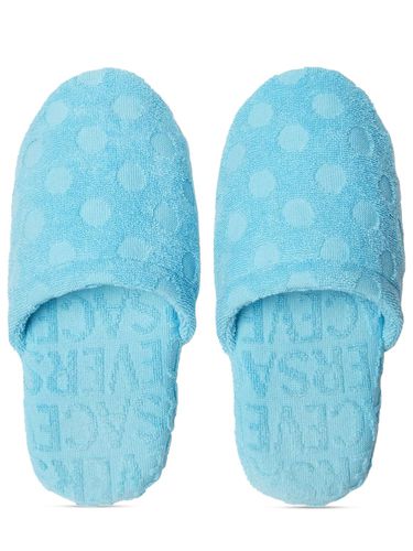 Versace On Repeat Bath Slippers - VERSACE - Modalova