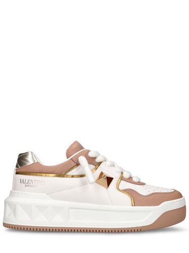 Mm One Stud Leather Sneakers - VALENTINO GARAVANI - Modalova