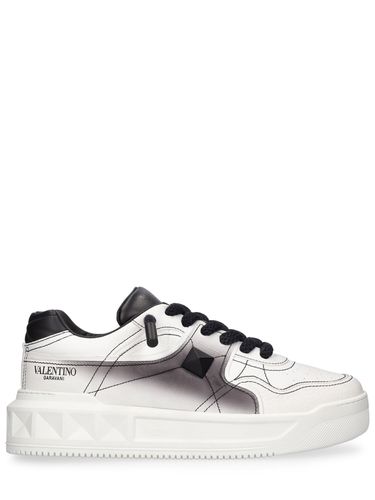 One Stud Degradè Leather Low Top Sneaker - VALENTINO GARAVANI - Modalova