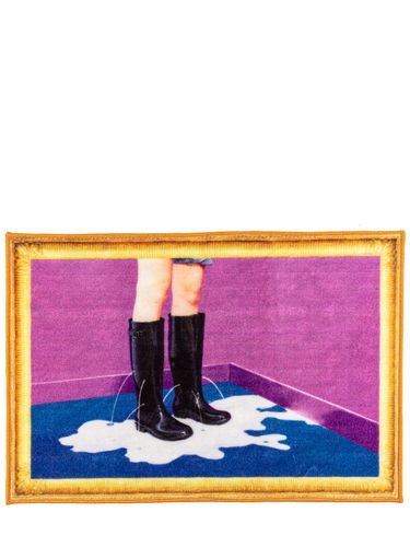 Milky Boots Bath Mat - SELETTI - Modalova