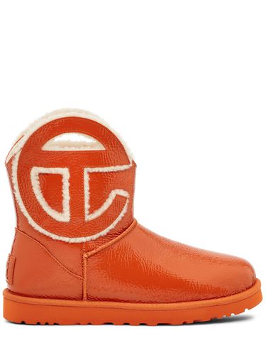 Mm Telfar Mini Crinkled Patent Boots - UGG X TELFAR - Modalova