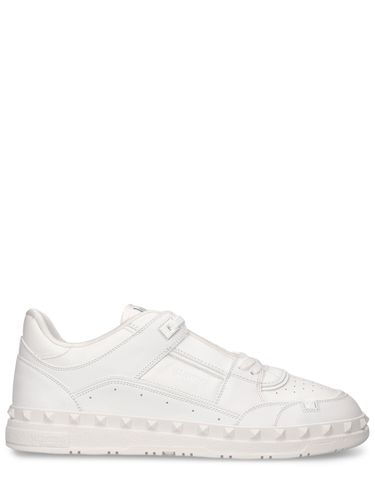 Freedots Leather Low Top Sneakers - VALENTINO GARAVANI - Modalova