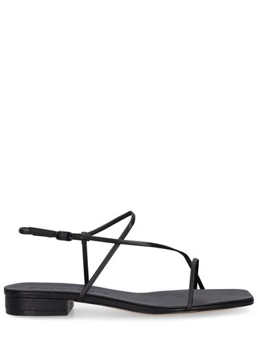 Mm Cross Front Leather Flats - STUDIO AMELIA - Modalova