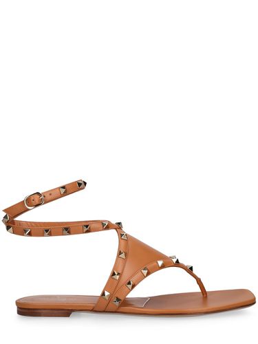 Rockstud Leather Thong Sandals - VALENTINO GARAVANI - Modalova