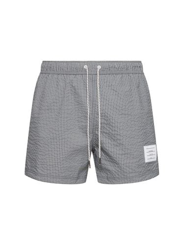 Seersucker Swim Shorts - THOM BROWNE - Modalova