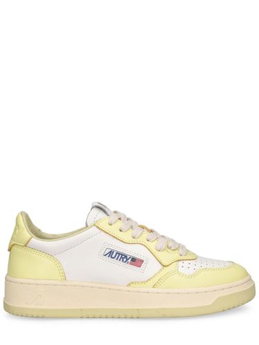 Medalist Low Leather Sneakers - AUTRY - Modalova