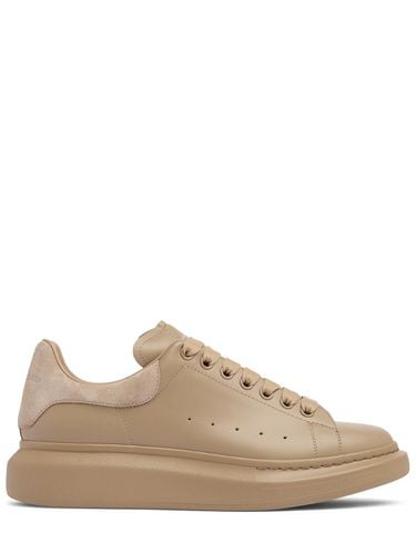 Mm Oversized Leather Sneakers - ALEXANDER MCQUEEN - Modalova