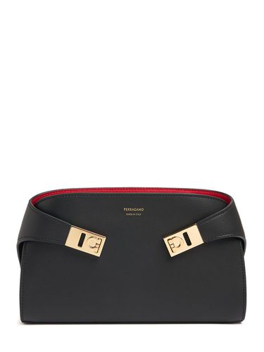 Hug Leather Clutch - FERRAGAMO - Modalova