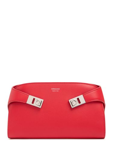 Hug Leather Clutch - FERRAGAMO - Modalova