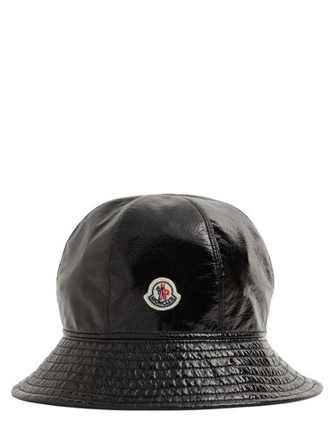 Shiny Vinyl Bucket Hat - MONCLER - Modalova