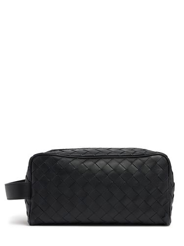 Intrecciato Travel Leather Pouch - BOTTEGA VENETA - Modalova