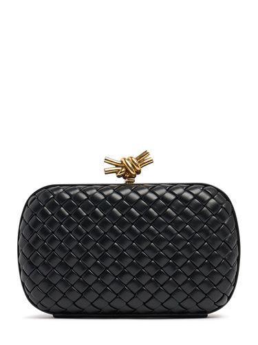 Knot Leather Clutch - BOTTEGA VENETA - Modalova