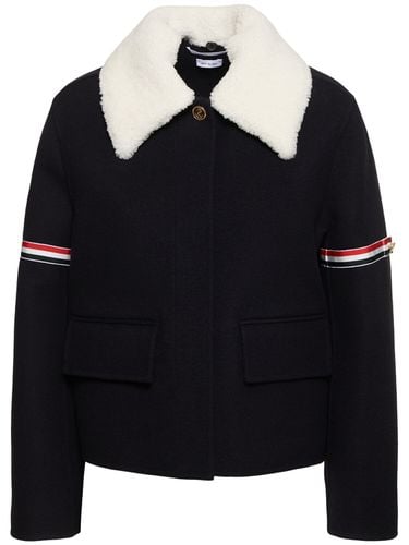 Gekochte Wolljacke Mit Shearlingkragen - THOM BROWNE - Modalova