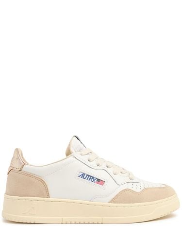 Medalist Low Suede Sneakers - AUTRY - Modalova