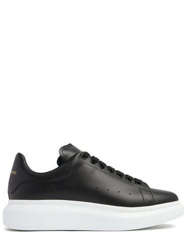 Mm Oversize Leather Sneakers - ALEXANDER MCQUEEN - Modalova