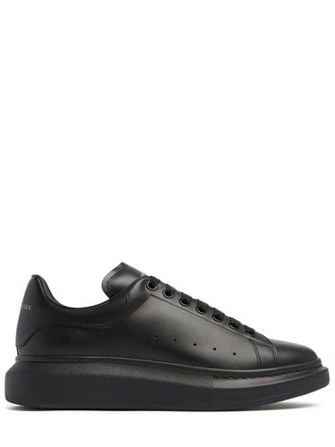 Mm Oversized Leather Sneakers - ALEXANDER MCQUEEN - Modalova