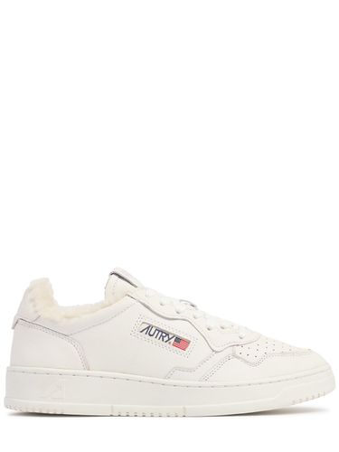 Medalist Low Sneakers - AUTRY - Modalova