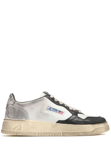 Super Vintage Low Sneakers - AUTRY - Modalova