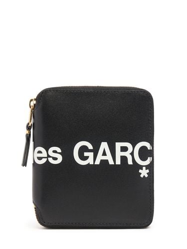 Huge Logo Leather Zip Compact Wallet - COMME DES GARÇONS WALLET - Modalova