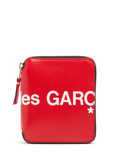 Huge Logo Leather Compact Wallet - COMME DES GARÇONS WALLET - Modalova