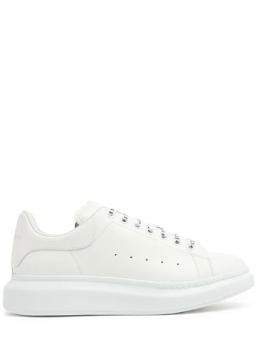 Mm Oversized Leather Sneakers - ALEXANDER MCQUEEN - Modalova