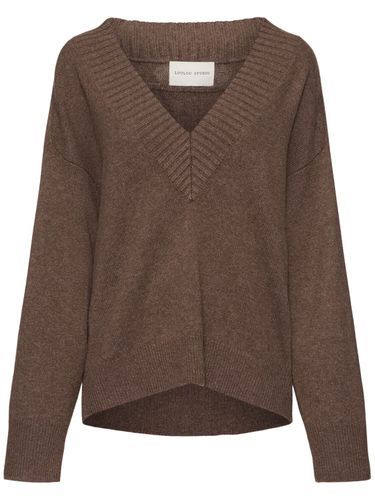 Sage Deep V Neck Cashmere Sweater - LOULOU STUDIO - Modalova