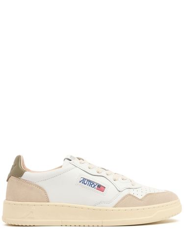 Medalist Low Sneakers - AUTRY - Modalova