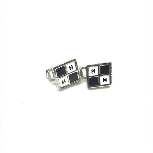 Coco Mark Earrings Women's Black//Silver (Pre-Owned) - Chanel - Modalova