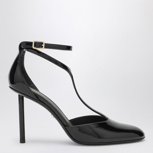 Pump T-strap in patent leather - Ferragamo - Modalova