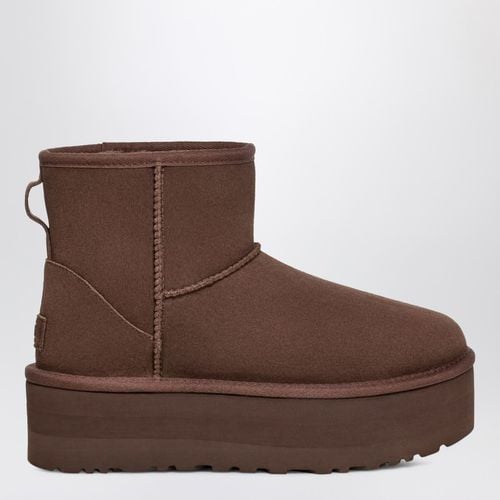 Klassische Mini-Stiefel mit braunem Plateau - UGG - Modalova