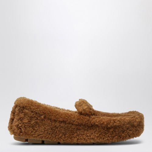 Caramel coloured sheepskin Driver loafer - Prada - Modalova