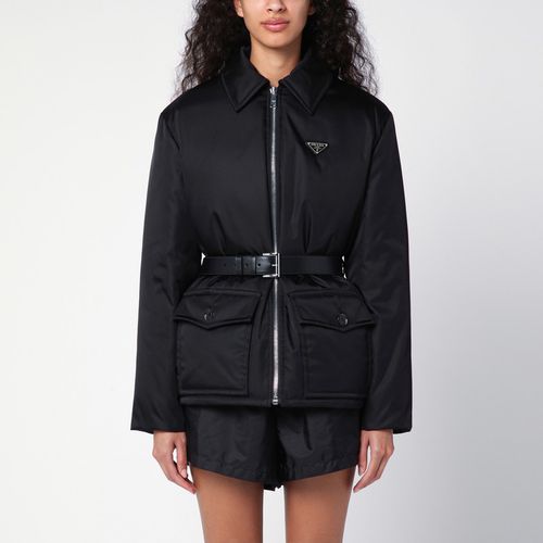 Schwarze Re-Nylon-Jacke mit Gürtel - Prada - Modalova