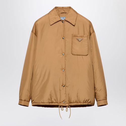 Leichte Re-Nylon-Jacke in der Farbe Camel - Prada - Modalova