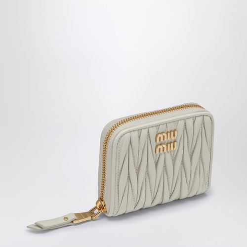 Matelassé leather zip around wallet - Miu Miu - Modalova