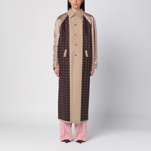 Beigefarbener beidseitig tragbarer Trenchcoat aus Gabardine und Satin - Moschino - Modalova