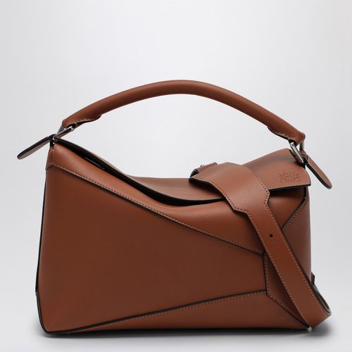 Puzzle tan-coloured calfskin bag - Loewe - Modalova