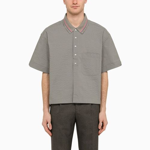 Grey striped short-sleeved shirt - Thom Browne - Modalova