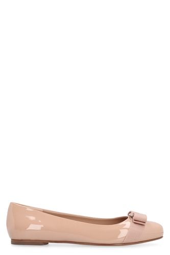 Varina Patent Leather Ballet Flats - Ferragamo - Modalova