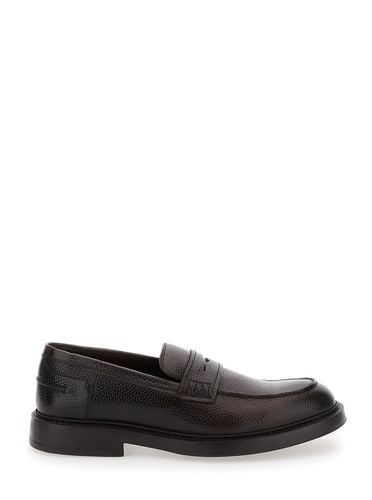 Adler Slip-on Loafers In Hammered Leather Man - Doucal's - Modalova