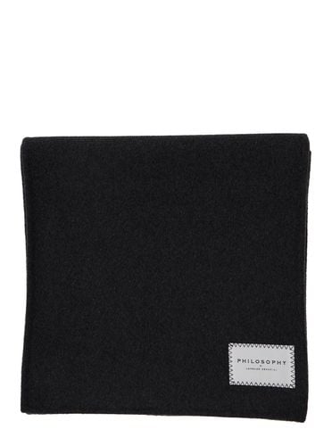 Black Rectangular Scarf With Logo Patch On The Front In Wool Woman - Philosophy di Lorenzo Serafini - Modalova