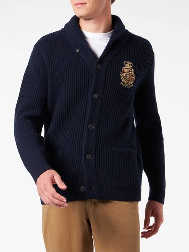 Man Shawl Collar Ribbed Cardigan With Pockets And Patch - MC2 Saint Barth - Modalova