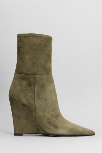 Bay 100 High Heels Ankle Boots In Green Suede - Alevì - Modalova