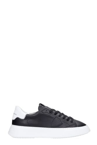 Temple L Sneakers In Leather - Philippe Model - Modalova