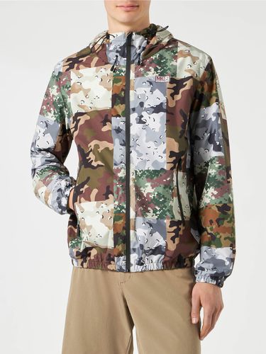 Man Hooded Lightweight Windbreaker With Camouflage Print - MC2 Saint Barth - Modalova