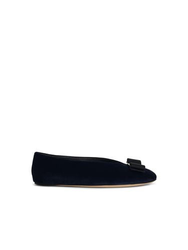 Vanna Suede Ballet Flats - Ferragamo - Modalova