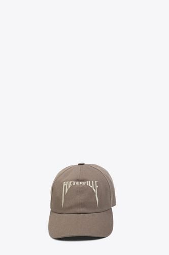 Cappello In Denim Ricamato - Baseball Cap Dove grey canvas baseball cap with Porterville embroidery - Baseball Cap - DRKSHDW - Modalova