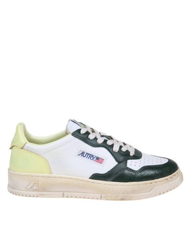 Sneakers In Super Vintage Leather - Autry - Modalova